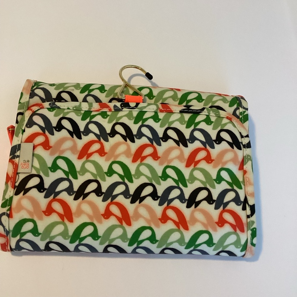 Hanging Travel Organizer with Multicolor Pattern